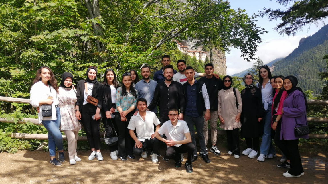 Öğrencilerimizle Trabzon gezisi yaptık. Güzel gün için herkese teşekkür ederiz.